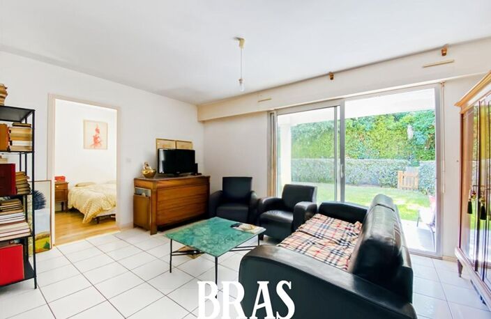 À vendre - Charmant type 2 avec terrasse, jardin privatif et parking - La Baule-Les Pins — photo 2
