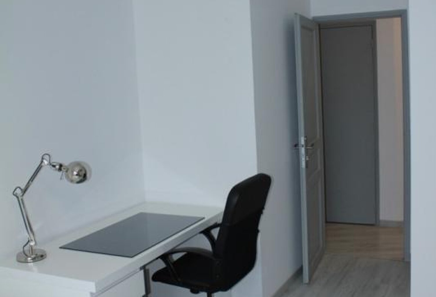 Nénuphar 3, mieux qu'un studio, une chabre meublée avec services — photo 1