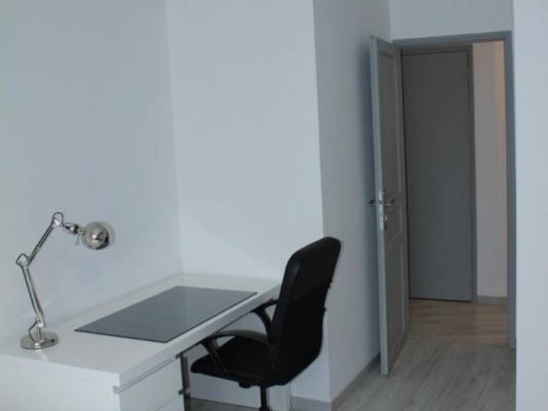 Nénuphar 3, mieux qu'un studio, une chabre meublée avec services — photo 1