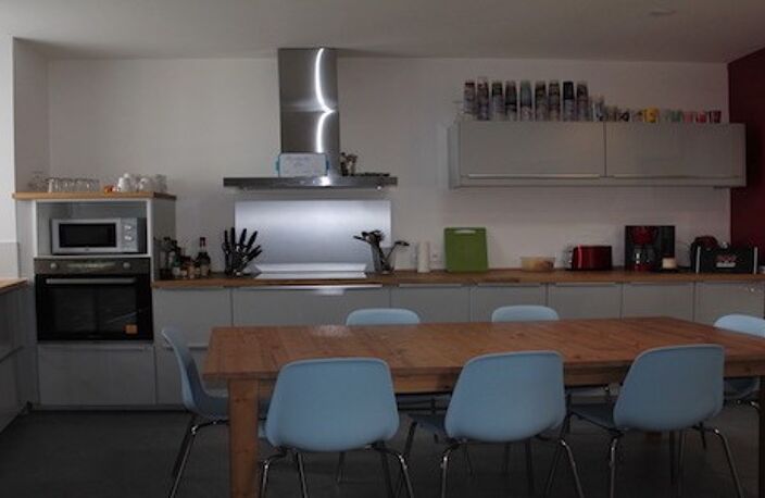 Nénuphar 3, mieux qu'un studio, une chabre meublée avec services — photo 2