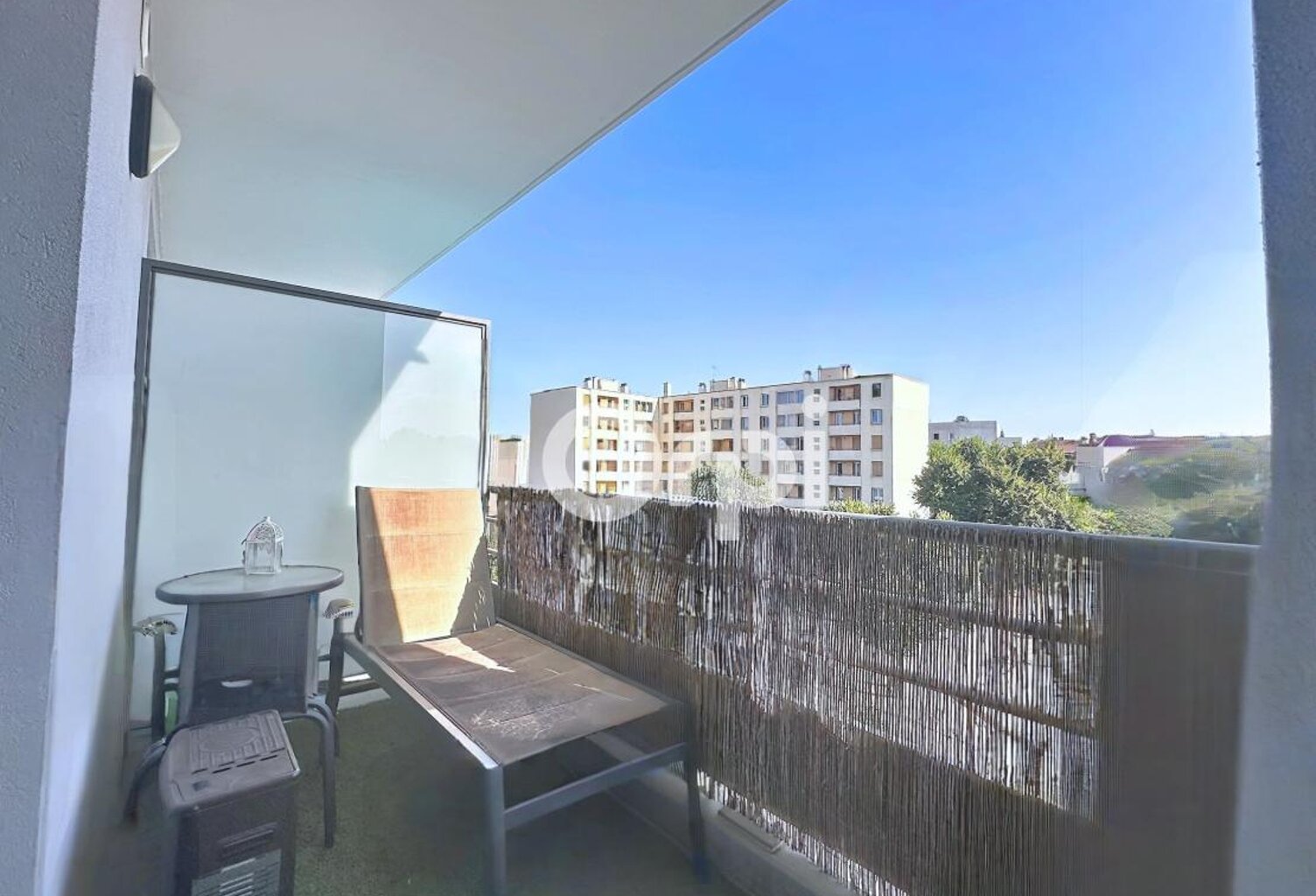 Appartement T2 avec balcon et garage – Résidence Les Caladines – Villefranche-sur-Saône — photo 1