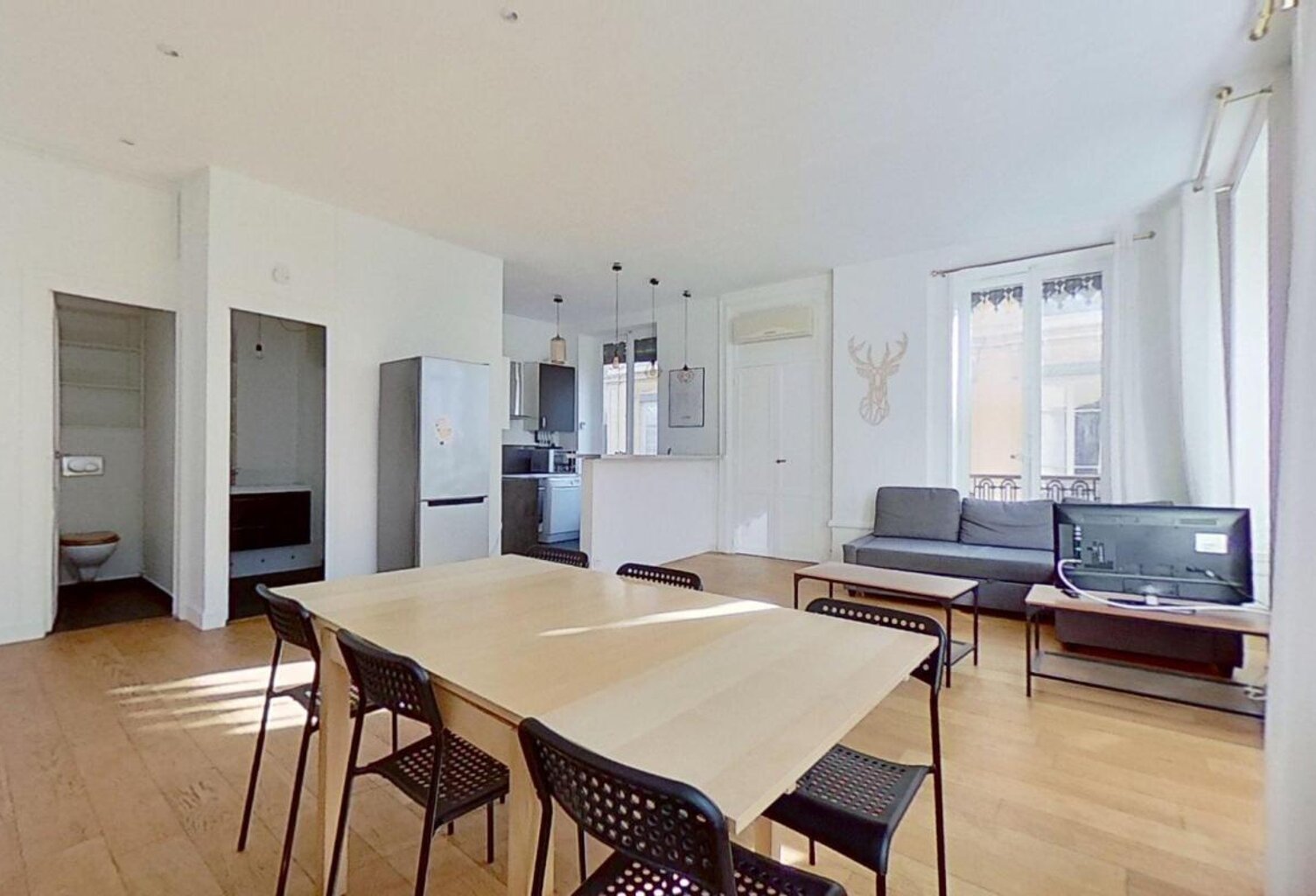37 rue Paul Chenavard Lyon 69001  - T2 bis Meublé - 1290  €CC — photo 1