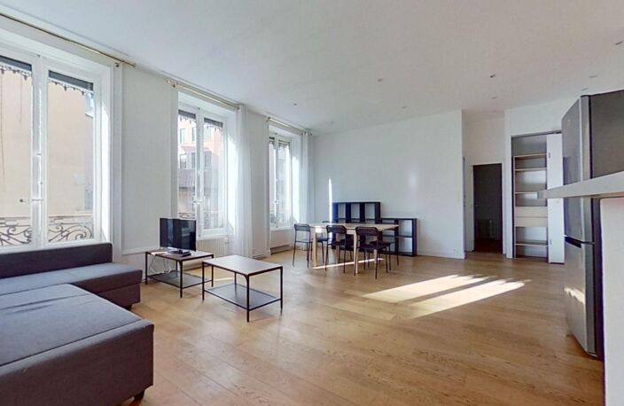 37 rue Paul Chenavard Lyon 69001  - T2 bis Meublé - 1290  €CC — photo 2