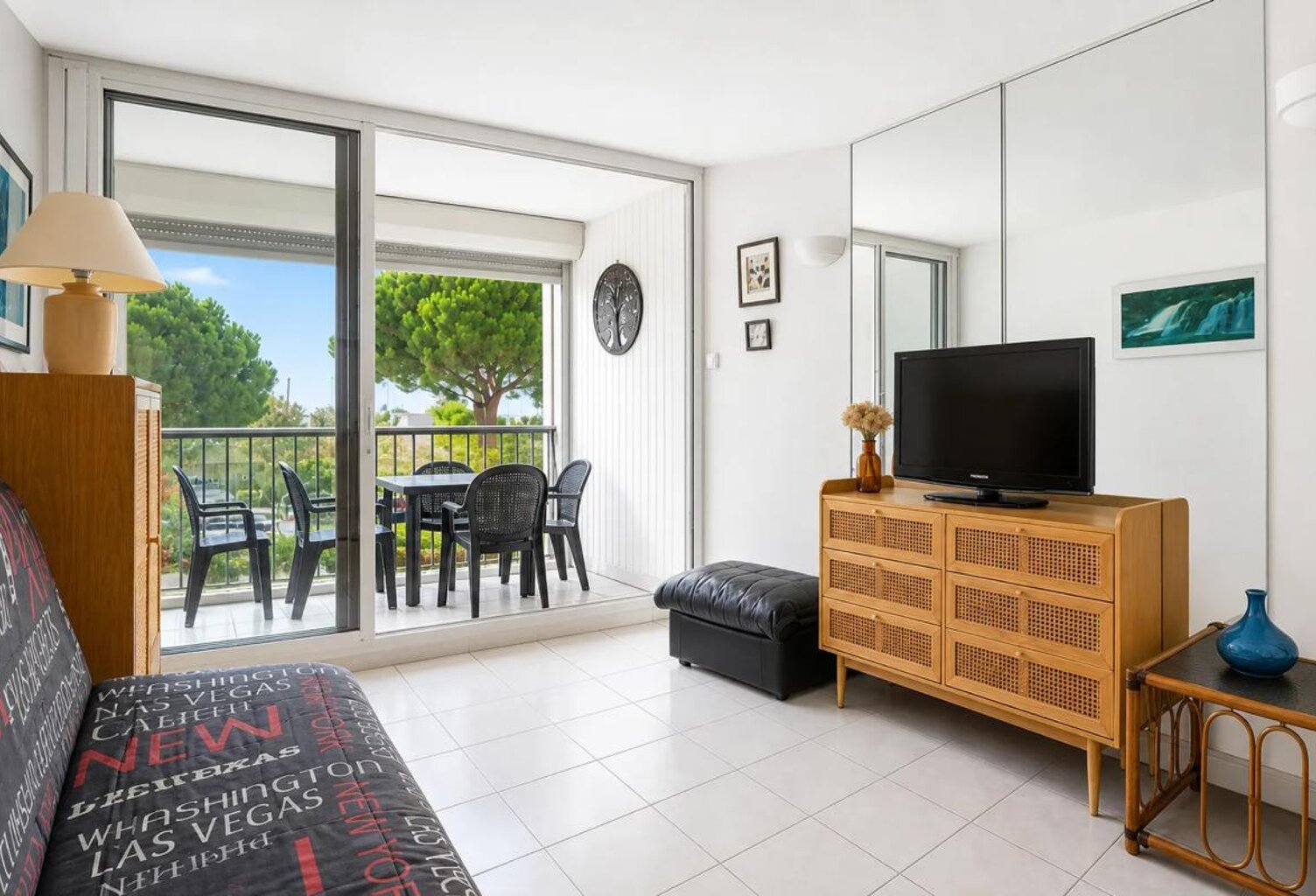 LA GRANDE-MOTTE (34280) – STUDIO CABINE AVEC COIN NUIT – 31,59 M² – BALCON – VUE MER & PORT – EXPOSITION SUD – ASCENSEUR — photo 1