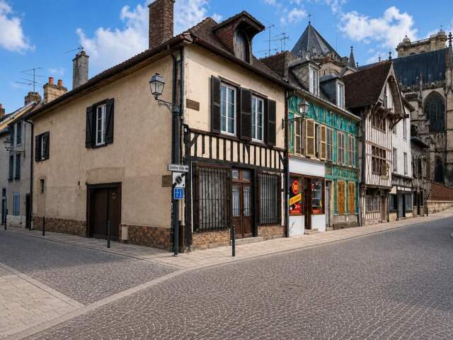 Maison 2 pièces de 96m2 habitable et potentiel de 199m2 à Troyes — photo du bien