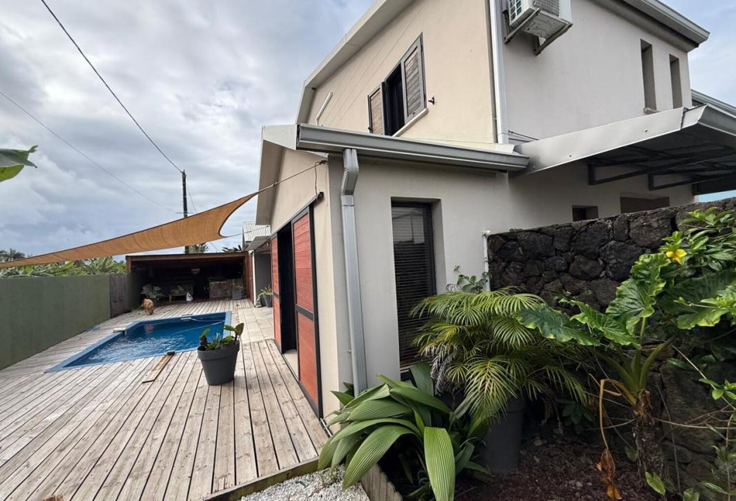 Maison F4 de 160 m2 avec piscine et jacuzzi à Bras Panon — photo 1