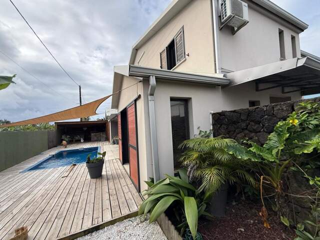 Maison F4 de 160 m2 avec piscine et jacuzzi à Bras Panon — photo du bien