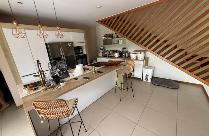 Maison F4 de 160 m2 avec piscine et jacuzzi à Bras Panon — photo 3