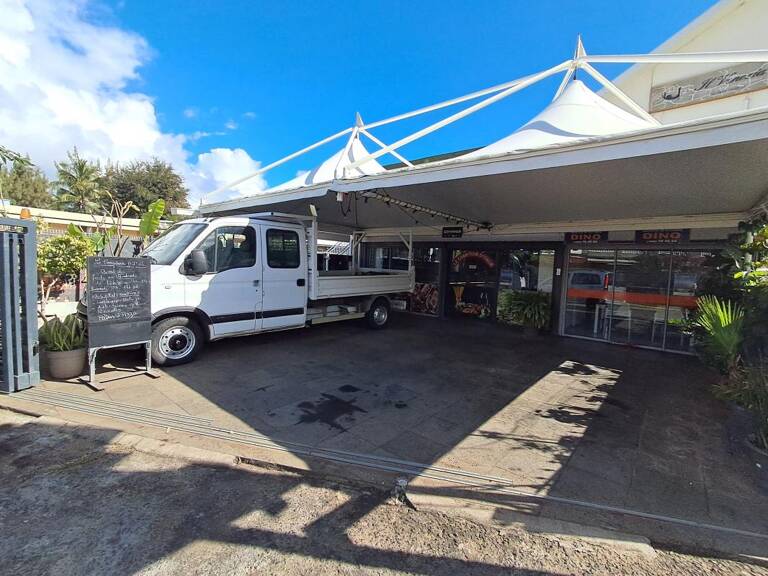 LOCAL 180 m2 A LOUER - SAINT-LEU CENTRE — photo 1