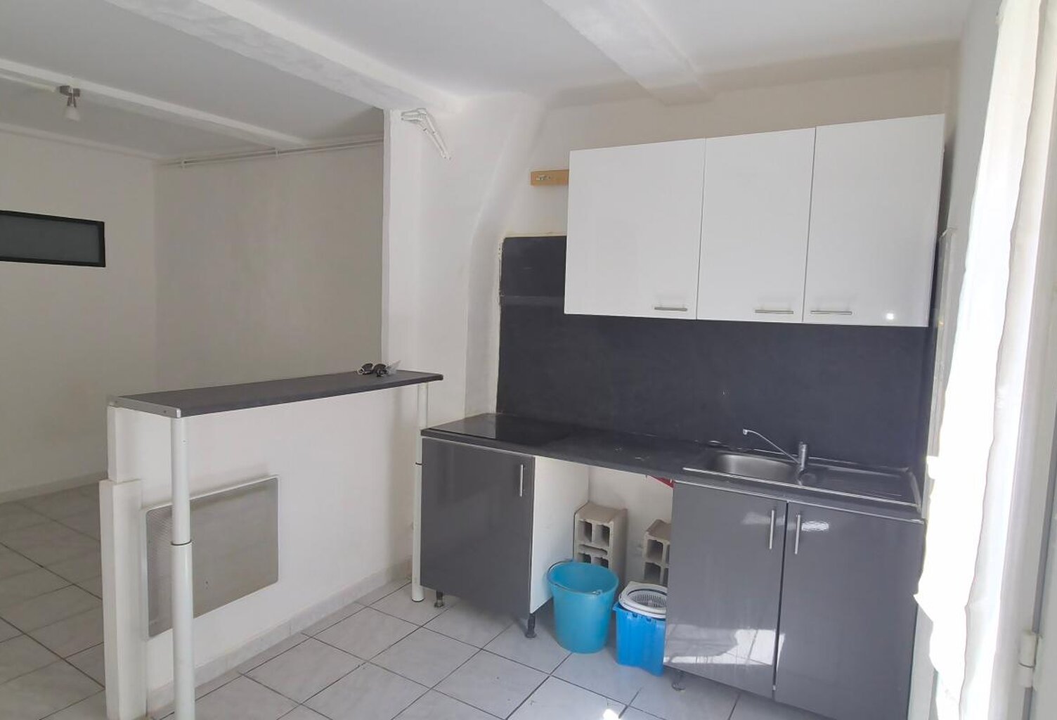 BEZIERS - Appartement À Louer — photo 1