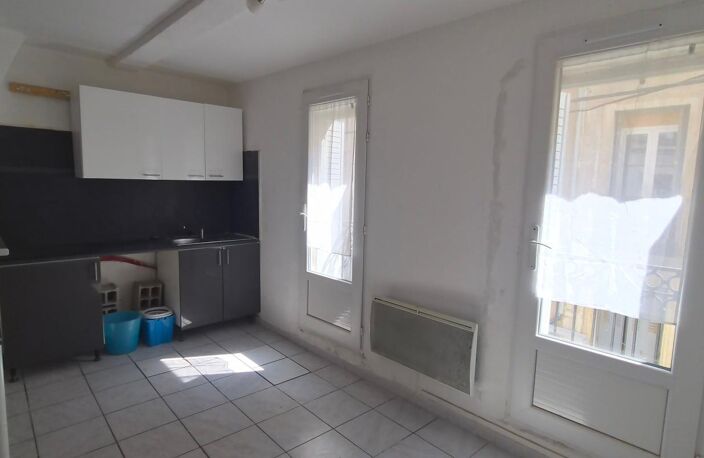 BEZIERS - Appartement À Louer — photo 2