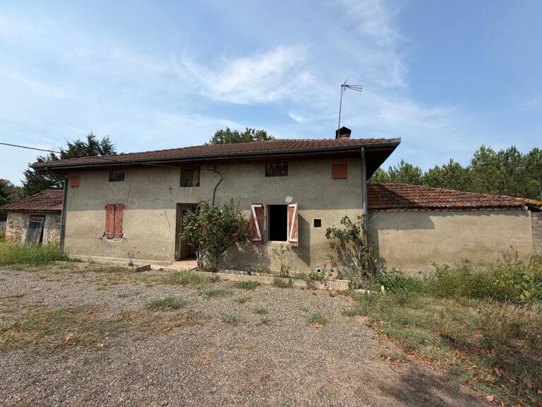 Maison à rénover sur plus de 5000 m² de terrain — photo 1