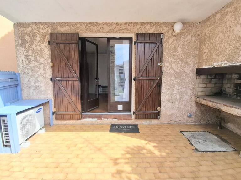 À vendre – Studio avec terrasse à Six-Fours-les-Plages — photo 1