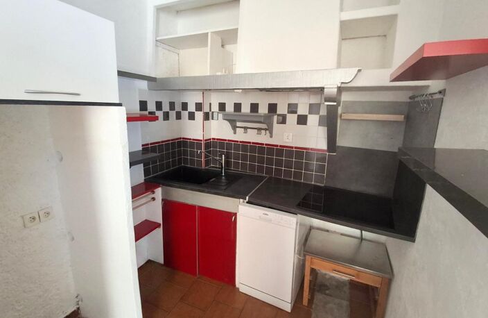 À vendre – Studio avec terrasse à Six-Fours-les-Plages — photo 2