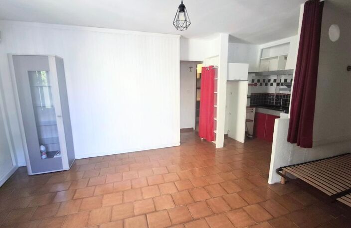 À vendre – Studio avec terrasse à Six-Fours-les-Plages — photo 4