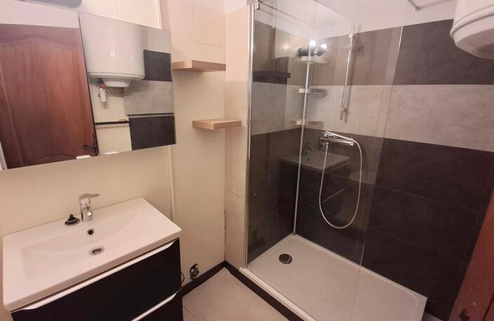 À vendre – Studio avec terrasse à Six-Fours-les-Plages — photo 5