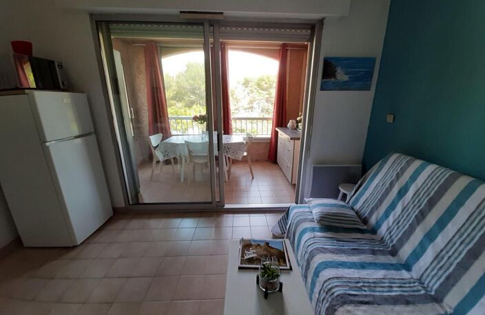 Studio meublé à Louer secteur Beaucours - Sanary — photo 3