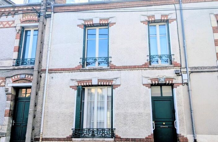 Maison de ville de caractère avec jardin de 458 m² à deux pas de l'hyper-centre d'Orléans — photo 2