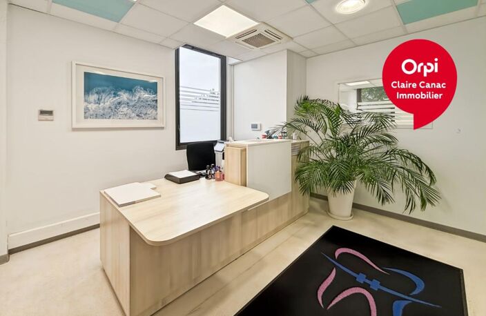 À VENDRE – LOCAL PROFESSIONNEL À USAGE COMMERCIAL OU DE BUREAU – 98 m² — photo 2