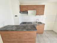Appartement T2 avec grande terrasse et garage boxé — photo 4