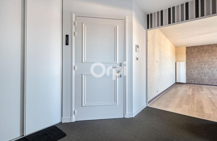 Appartement d'exception au dernier étage – Résidence de standing avec ascenseur, terrasse, grand garage et vue dégagée — photo 2