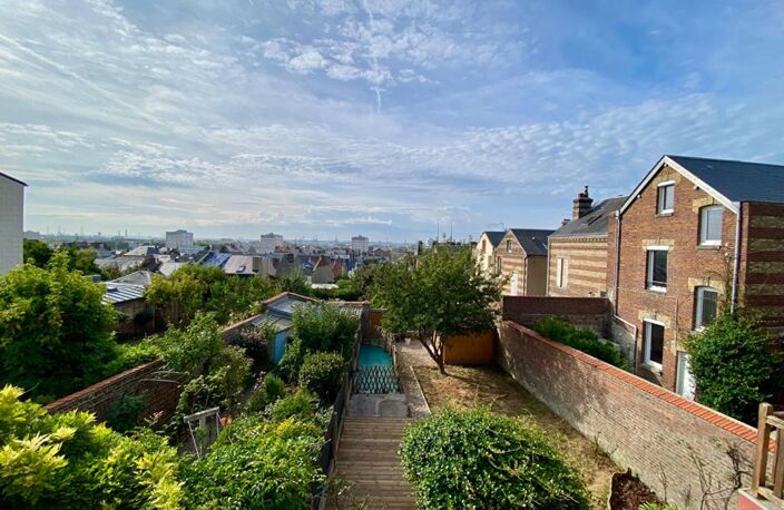 MAISON DE VILLE DE CARACTÈRE AVEC JARDIN, TERRASSE ET 4 CHAMBRES LE HAVRE — photo 2
