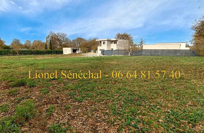 Terrain à bâtir entièrement plat et viabilisé de 825 m2 à Joué l' Abbé hors lotissement — photo 3