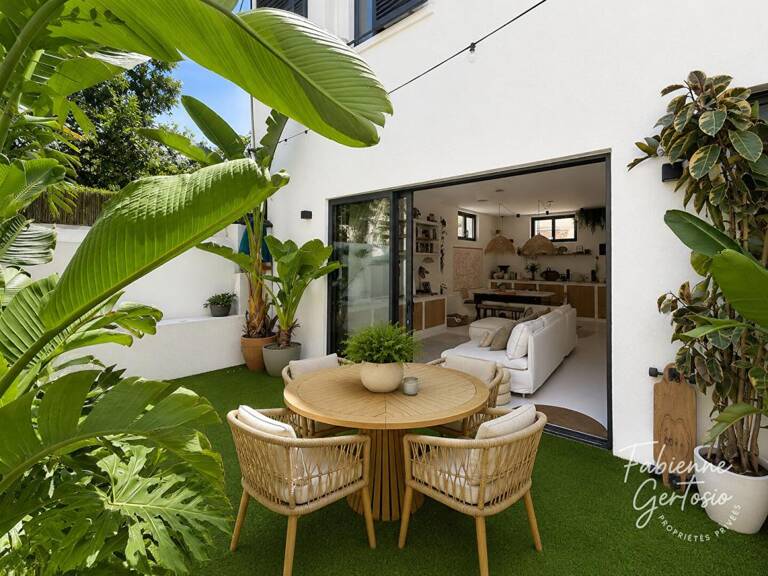 La Ciotat ! RARE ! Maison de ville réinventée à 5mn  à pieds des plages et du port — photo 1