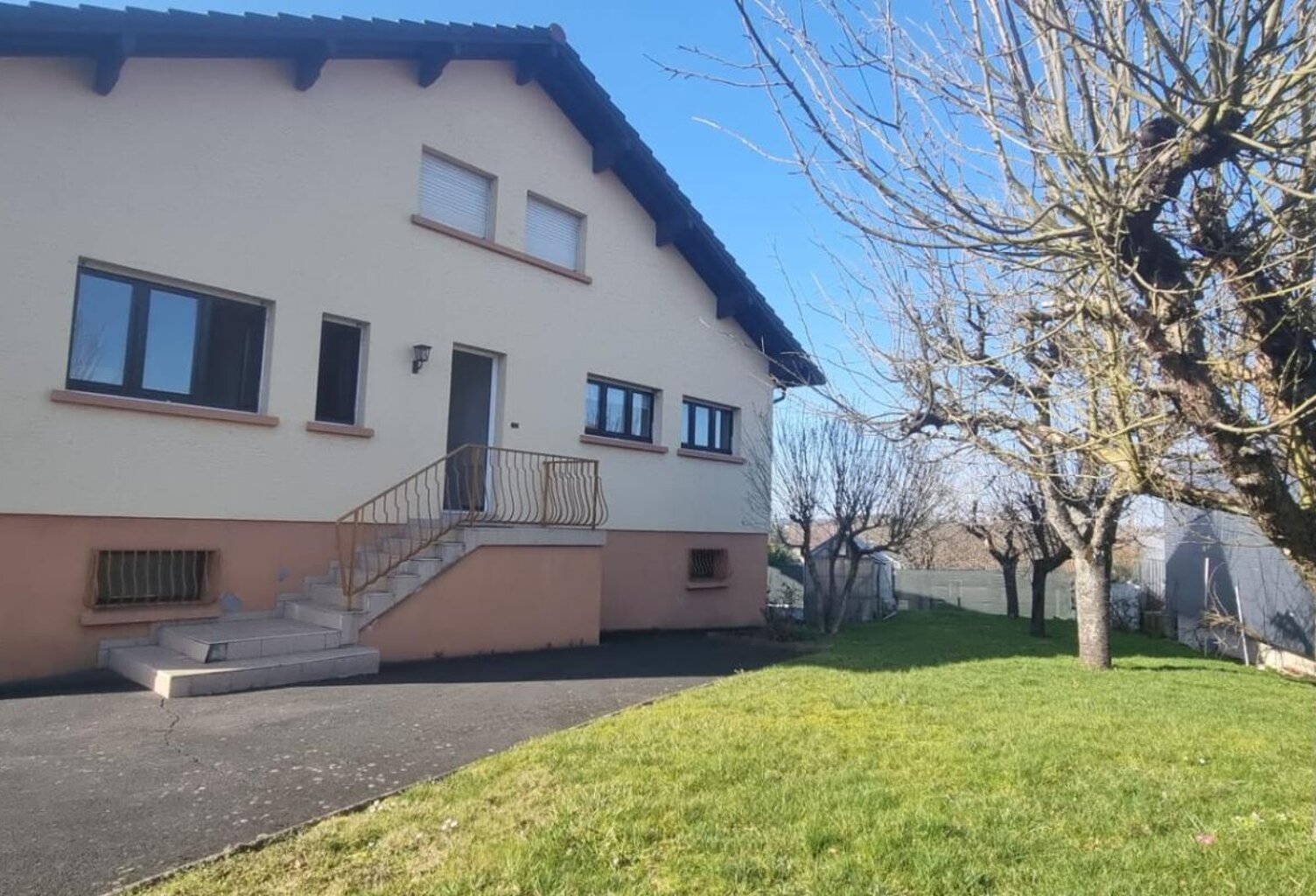 BEAU POTENTIEL POUR CETTE MAISON A RAFFAICHIR - 3 CHAMBRES — photo 1