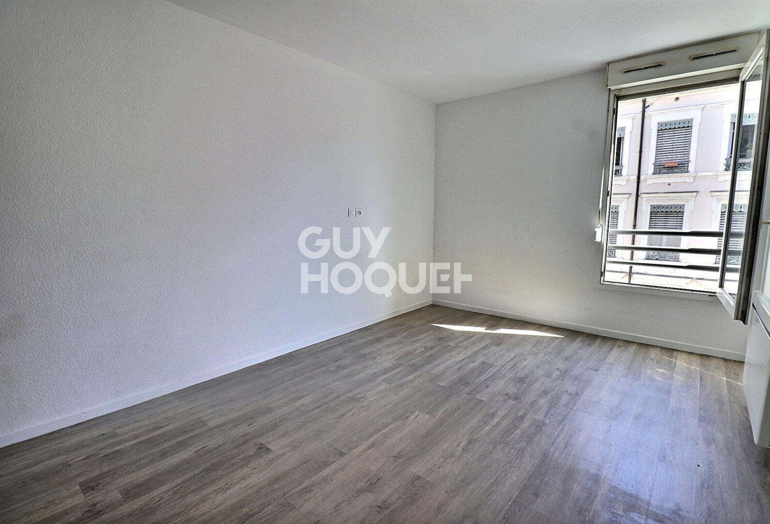 Studio dernier étage -  Saxe Gambetta — photo 1