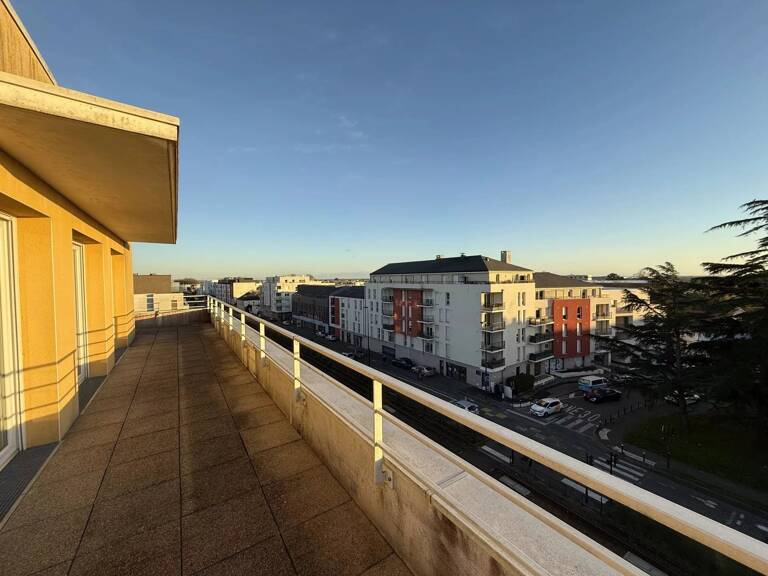 DERNIER ETAGE - 3 CHAMBRES - PARKINGS - TERRASSES — photo 1