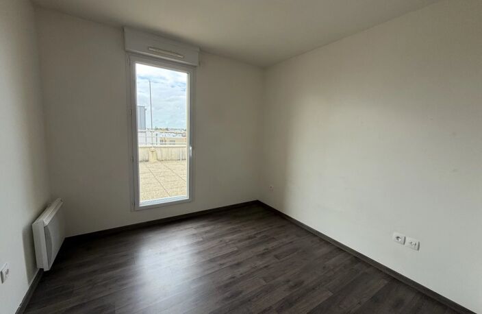 DERNIER ETAGE - 3 CHAMBRES - PARKINGS - TERRASSES — photo 5