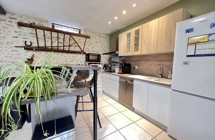 Ensemble immobilier avec jardin — photo 2