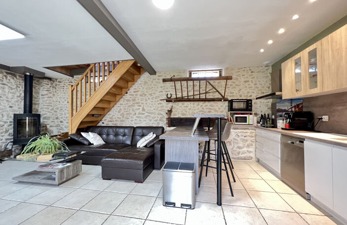 Ensemble immobilier avec jardin — photo 3