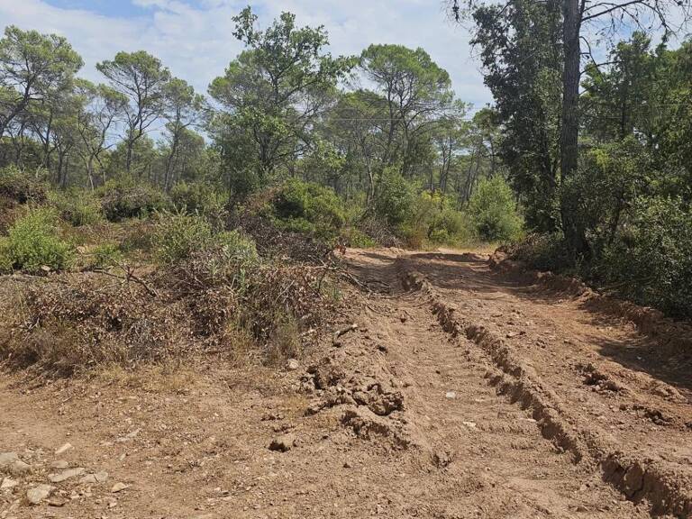 Terrain non constructible à vendre à Cabasse — photo 1