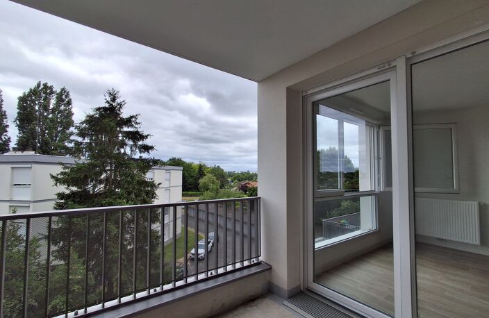 APPARTEMENT T3 NEUF + LOGGIA + BALCON + PARKING - VILLENAVE D'ORNON — photo 4