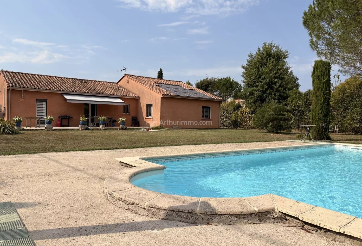Villa de plain-pied avec piscine BRENS — photo 1