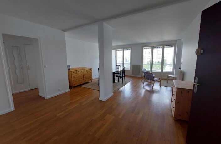 Location appartement 4 pièces 100 m² à Villeurbanne (69100) — photo 4