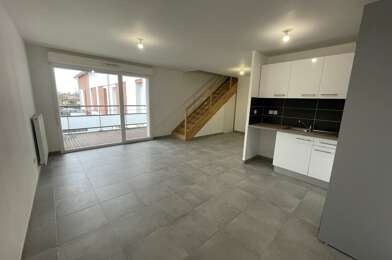 Appartement 3 pièces 828 €