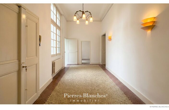 LE BEL ÉTAGE — photo 3