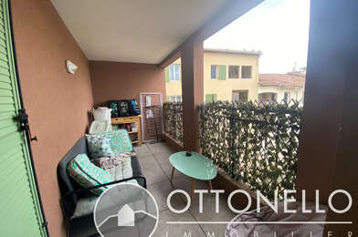 Appartement 2 pièces 806 €