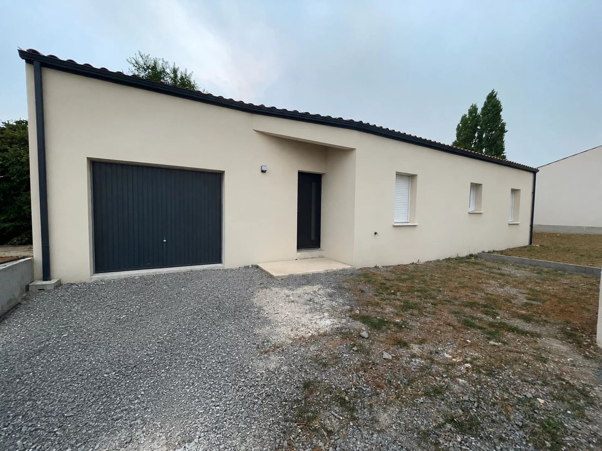 Maison 4 pièces 97 m² · à Aigondigné · 97 m² · 995 €/mois
