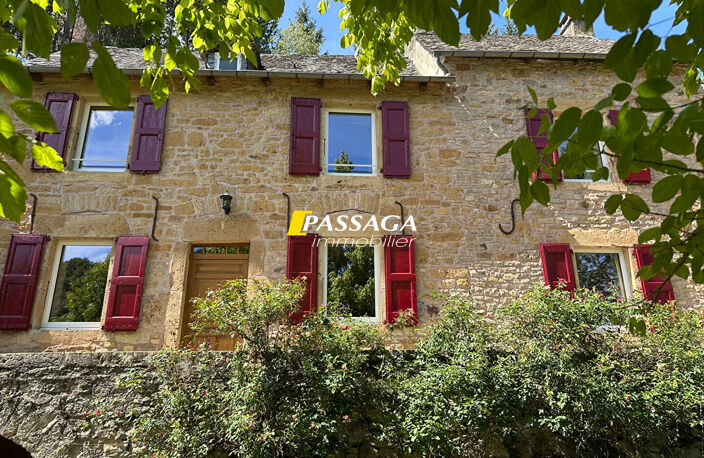 A VENDRE - Magnifique ensemble immobilier avec terrain arboré - SAINT GENIEZ D'OLT ET D'AUBRAC — photo 2