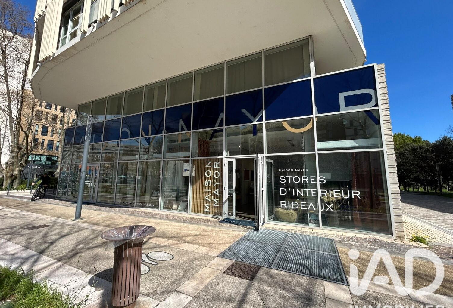 Vente Local commercial 237 m&sup2; — photo 1