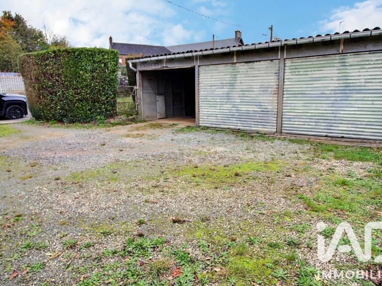 Vente Garage 83 m&sup2; — photo 1
