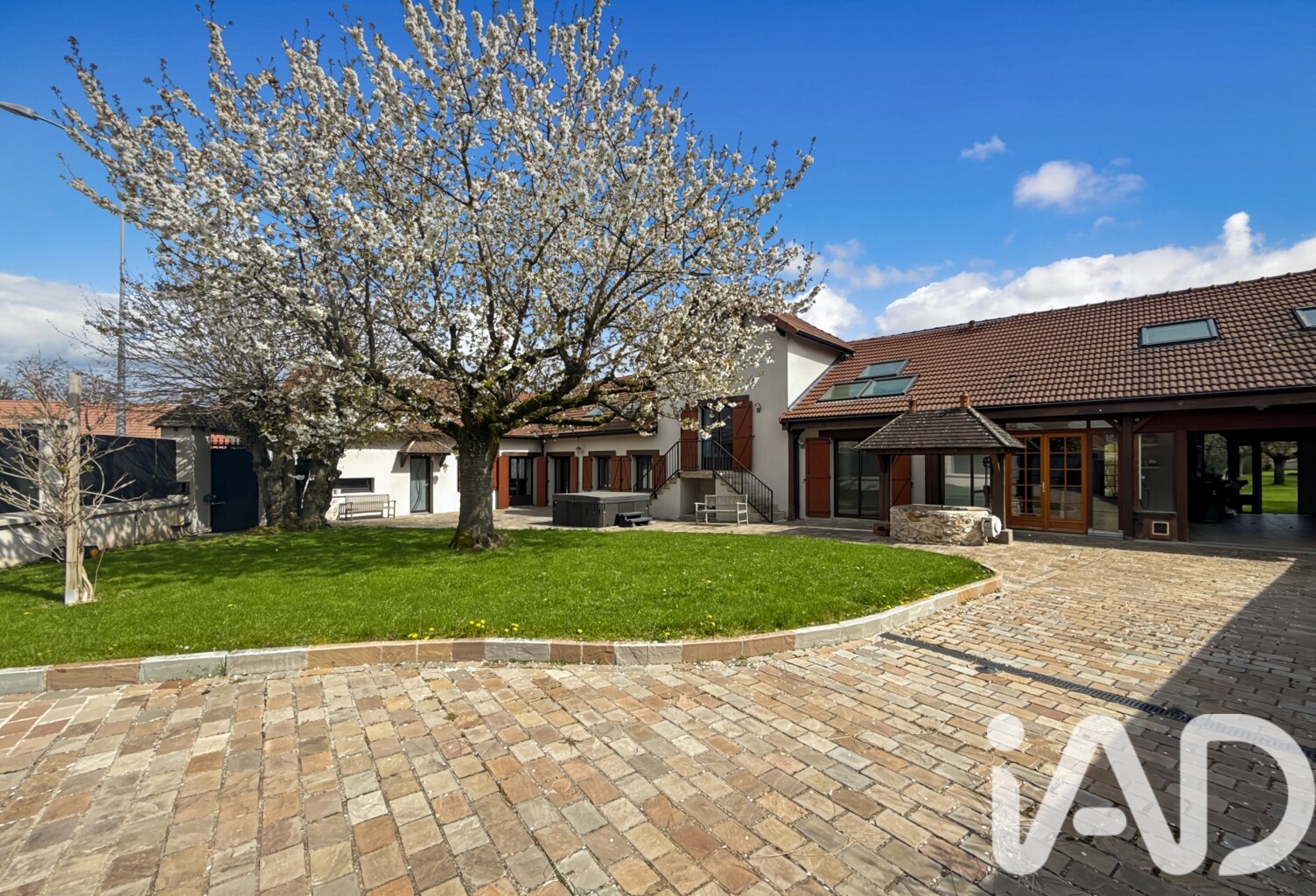 Vente Maison/villa 8 pièces — photo 1