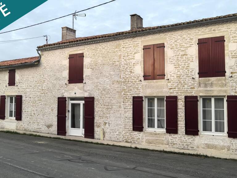 Entre LOULAY et VILLENEUVE LA COMTESSE — photo 1