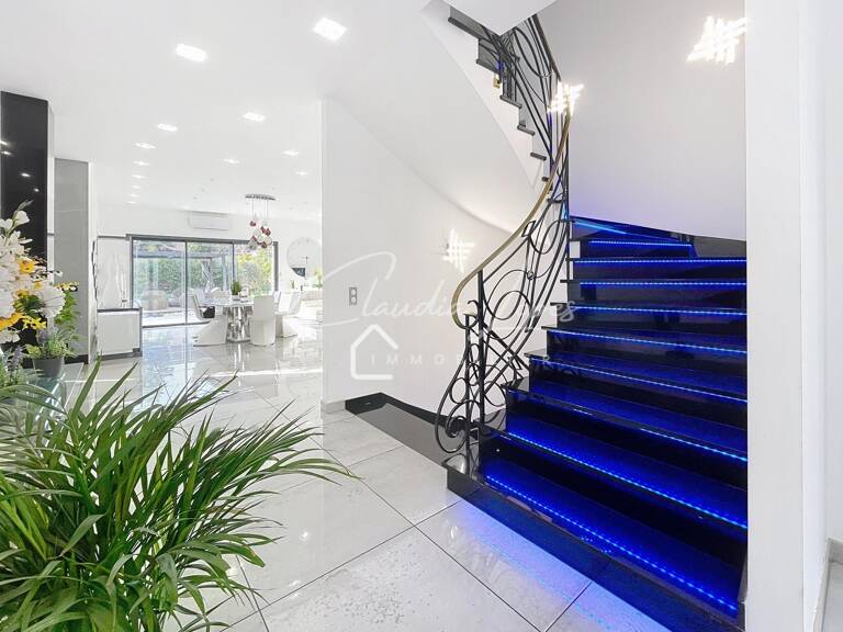 PROPRIÉTÉ  D'EXCEPTION 368 M² UTILES SUR UNE PARCELLE DE 744M² — photo 1