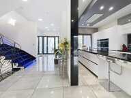 PROPRIÉTÉ  D'EXCEPTION 368 M² UTILES SUR UNE PARCELLE DE 744M² — photo 2
