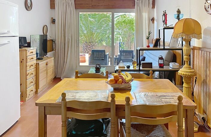 Vivez au fil de l'eau à Fitou T2 meublé avec jardin privatif, terrasse vue Canigou et accès direct à l'étang. — photo 3